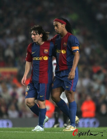 聚光灯下 聚光灯下