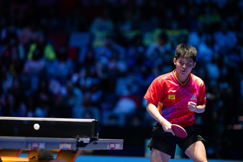 在对手夹击 在对手夹击